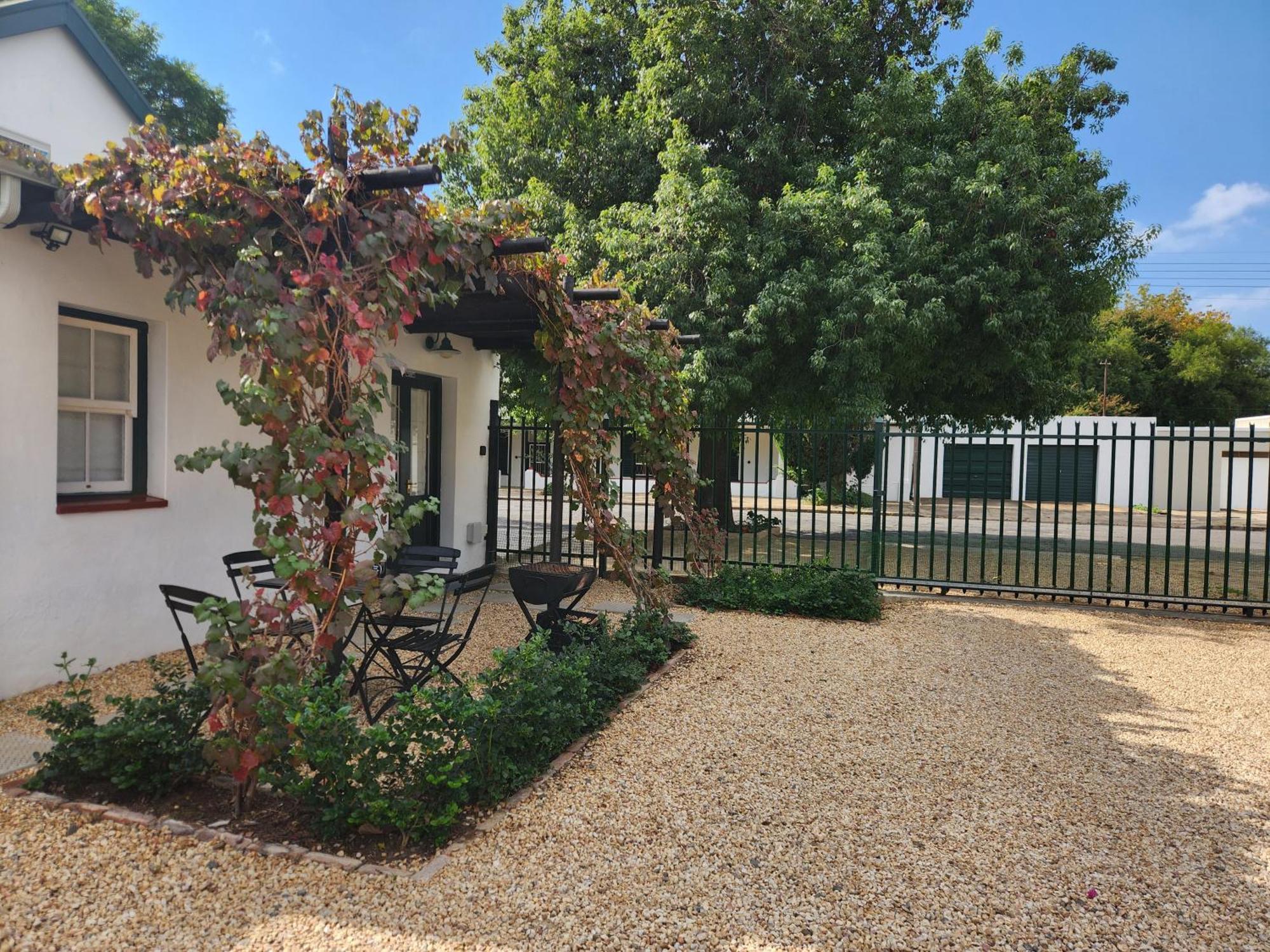 Die Dorpshuis Graaff Reinet Graaff-Reinet Exterior foto